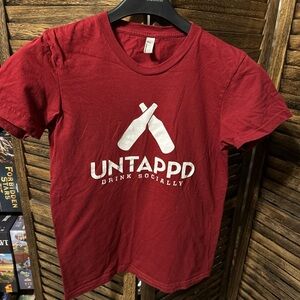 Red Untapped Drink Socially t-shirt L